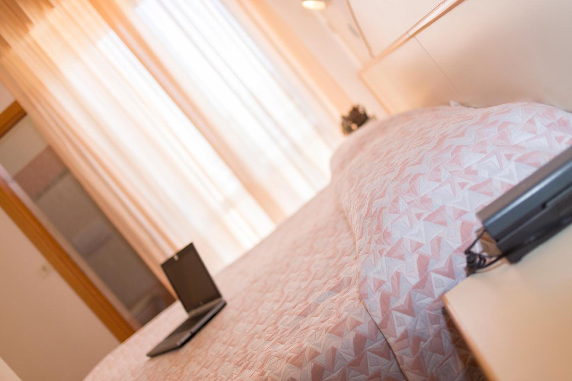 Hotel Silvia Misano Adriatico Szoba fotó