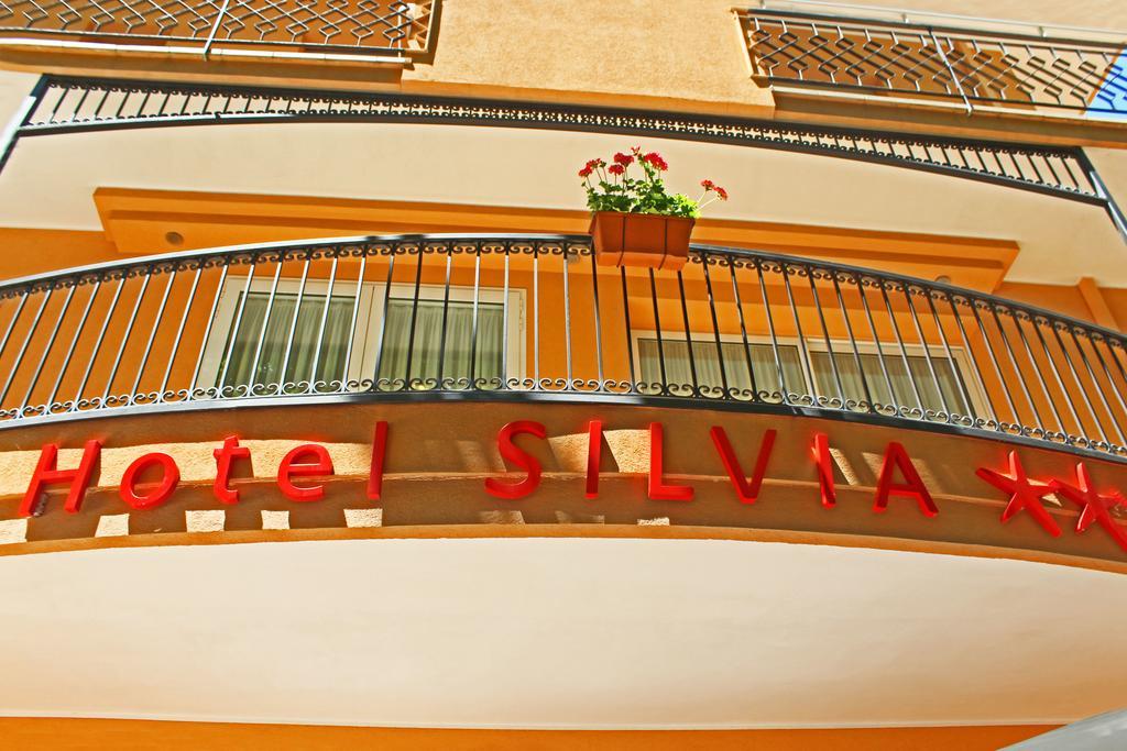 Hotel Silvia Misano Adriatico Kültér fotó